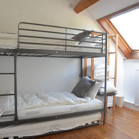 Holiday home Family Retreat, Forested Anhee, Cleaning Included *