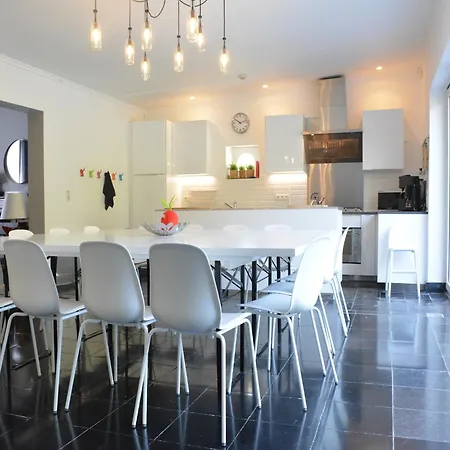 Family Retreat, Forested Anhee, Cleaning Included Holiday home Denee