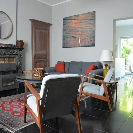 Holiday home Family Retreat, Forested Anhee, Cleaning Included *